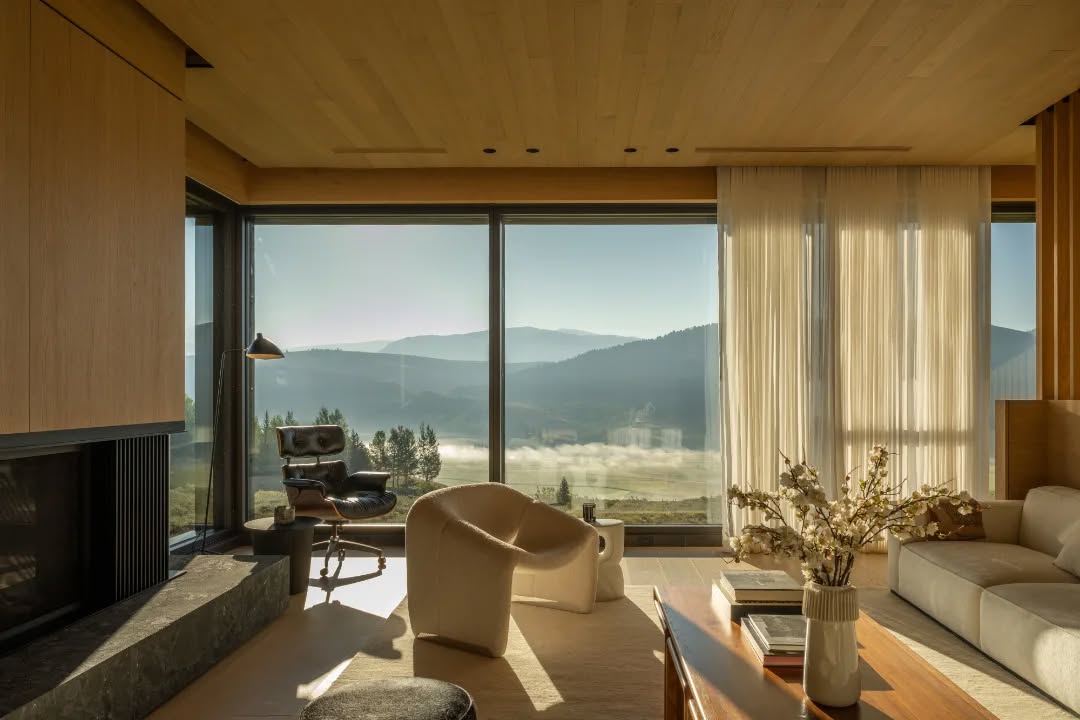 Sky House 
Jackson Hole, Wyoming

In collaboration with @vandervelpen 

Our 100% Belgian Linen curtains were custom-woven in a soft off white tone...adding fresh textures and refined coziness this unique, contemporary mountain oasis.

#dietervandervelpenarchitects

Picture by @patriciagoijens