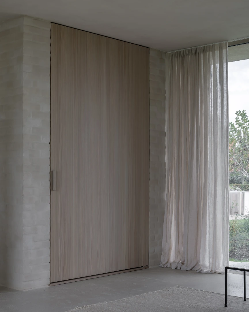 Soft semi-transparent linen curtains...

Our voilages add a refined touch to your home and interior. They give you enough privacy while enjoying enough daylight...

Get in touch to create your Linen project.

Project in collaboration with @walravensweetsarchitecten 

Picture by @cafeine