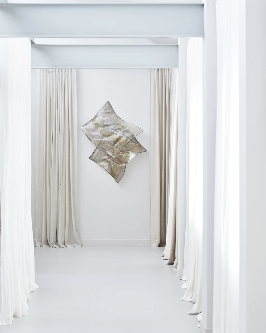 New showroom installation ♡

We love to inspire you with a combination of art, linen and beautiful refined textures...

We made an interpretation with custom-made curtains on the artwork of @adelinehalot

A combination of soft, earthy toned curtains in a variation of denisity, quality and textures...
A mix of 100% natural materials, linen looks and technical, fire retardant curtains...

Discover all our possibilties by appointment in our showroom 7/7 and let´s create your beautiful Linen Stories... 
Contact ilse@verilin.be for more info or to fix your appointment 

Picture by @heikkiverdurme