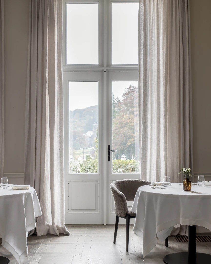 A majestic project @chateaudemirwart ...

Proud of this complete Linen Story.
Verilin dressed the complete hotel with custom-made curtains and personalized linen. 

Your project from A to Z with the best service and creative support by our Verilin team. Thinking along and translating your vision into a refined story...

The classic and authentic interior elements combined with modern, high quality materials are a match made in heaven...

Get in touch to discover how we can help you create and translate your project for bed, table and interior ♡

Contact ilse@verilin.be 

Picture by @cafeine