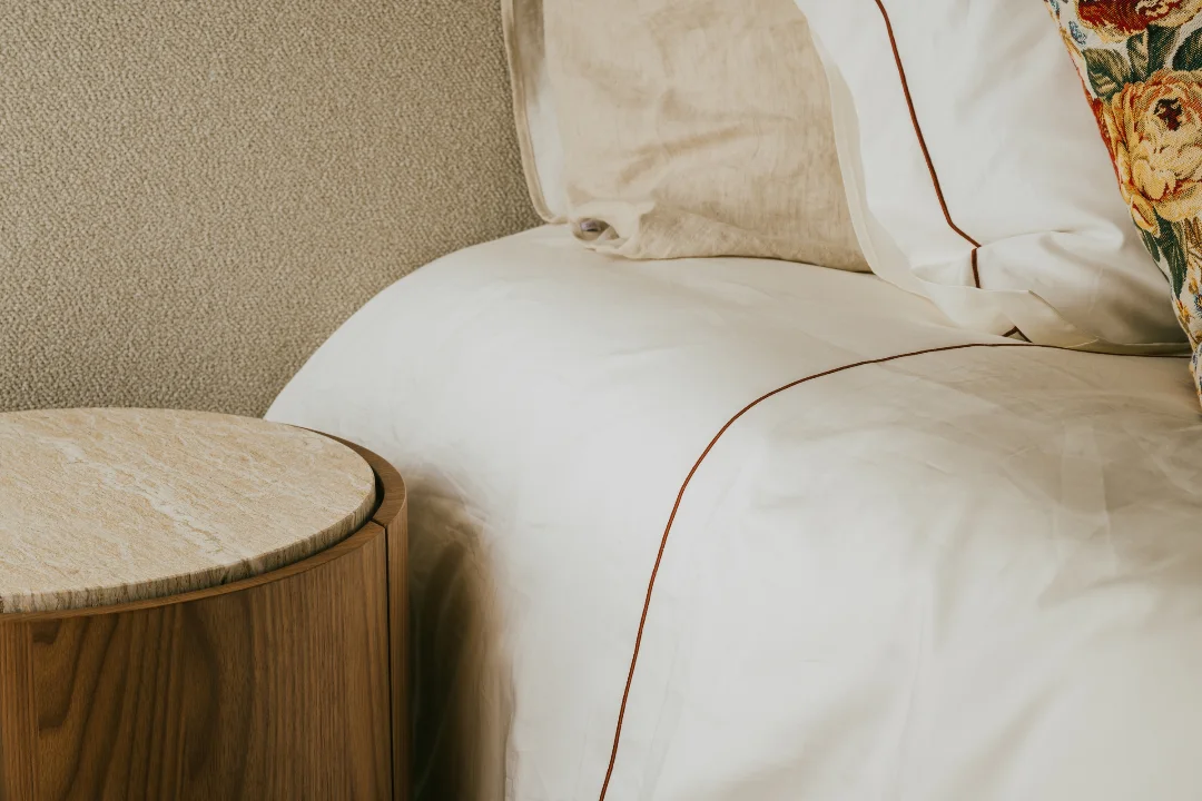 Details...

Timeless custom-made bed linen with a subtle touch of colour...

Our 100% sateen cotton combined with stonewash linen, the best of both worlds...
The softest touch of cotton and beautiful natural textures... 

Dress your home and rooms completely with curtains, bed, table and bath linen by Verilin.
We look to dress your project completely and translate your story into a beautiful Linen Story...

Project @evadelbarre_totalconcept 
Pictures @charmer.be 
Linen by @verilinbelgium