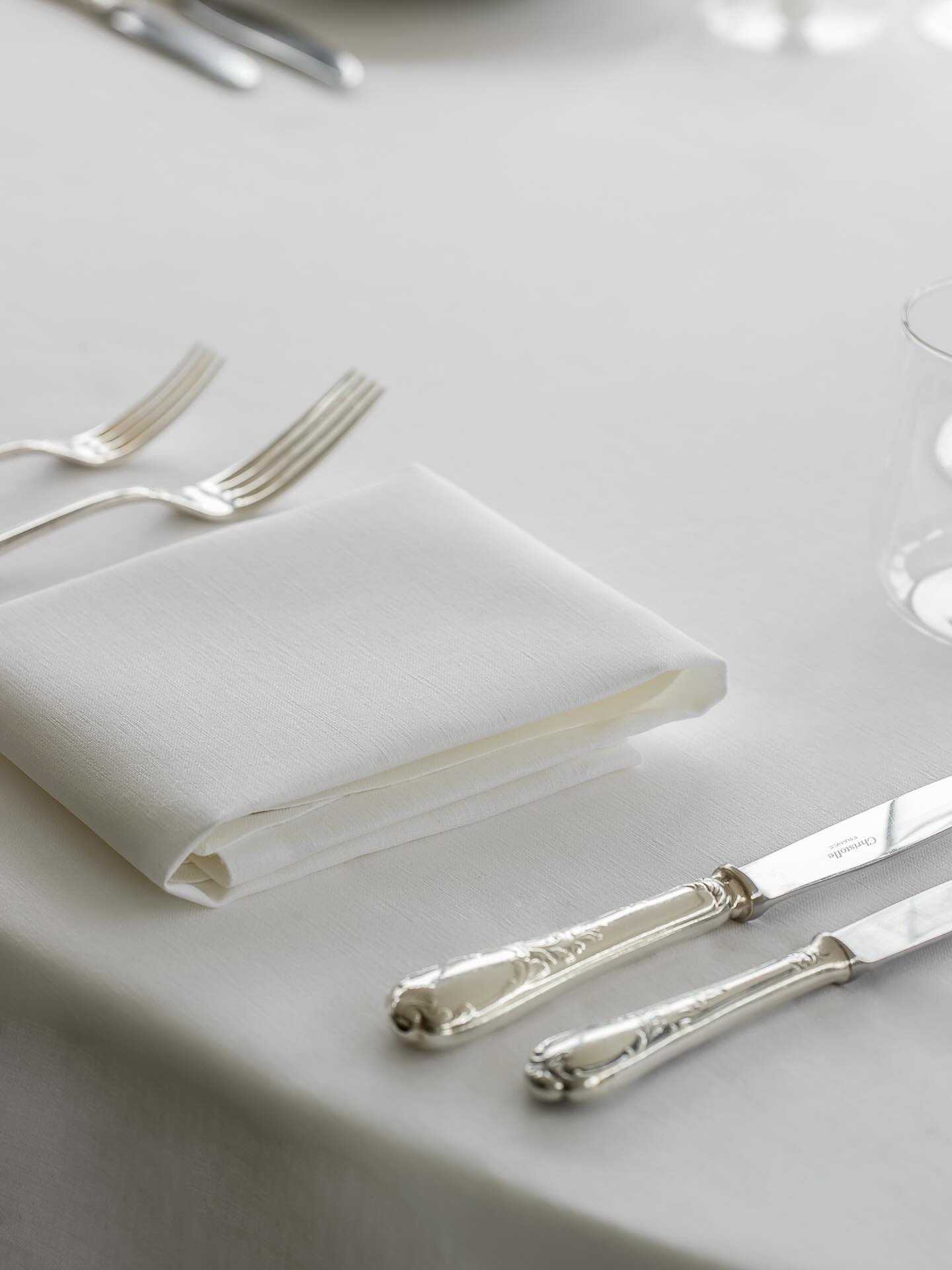 Verilin is happy to help you with your Christmas linen.
Custom-made napkins with monograms and names.
Be on time!

Or an exquisite bed set, the perfect gift for your beloved

Get in touch ilse@verilin.be \ +32 476 27 88 43