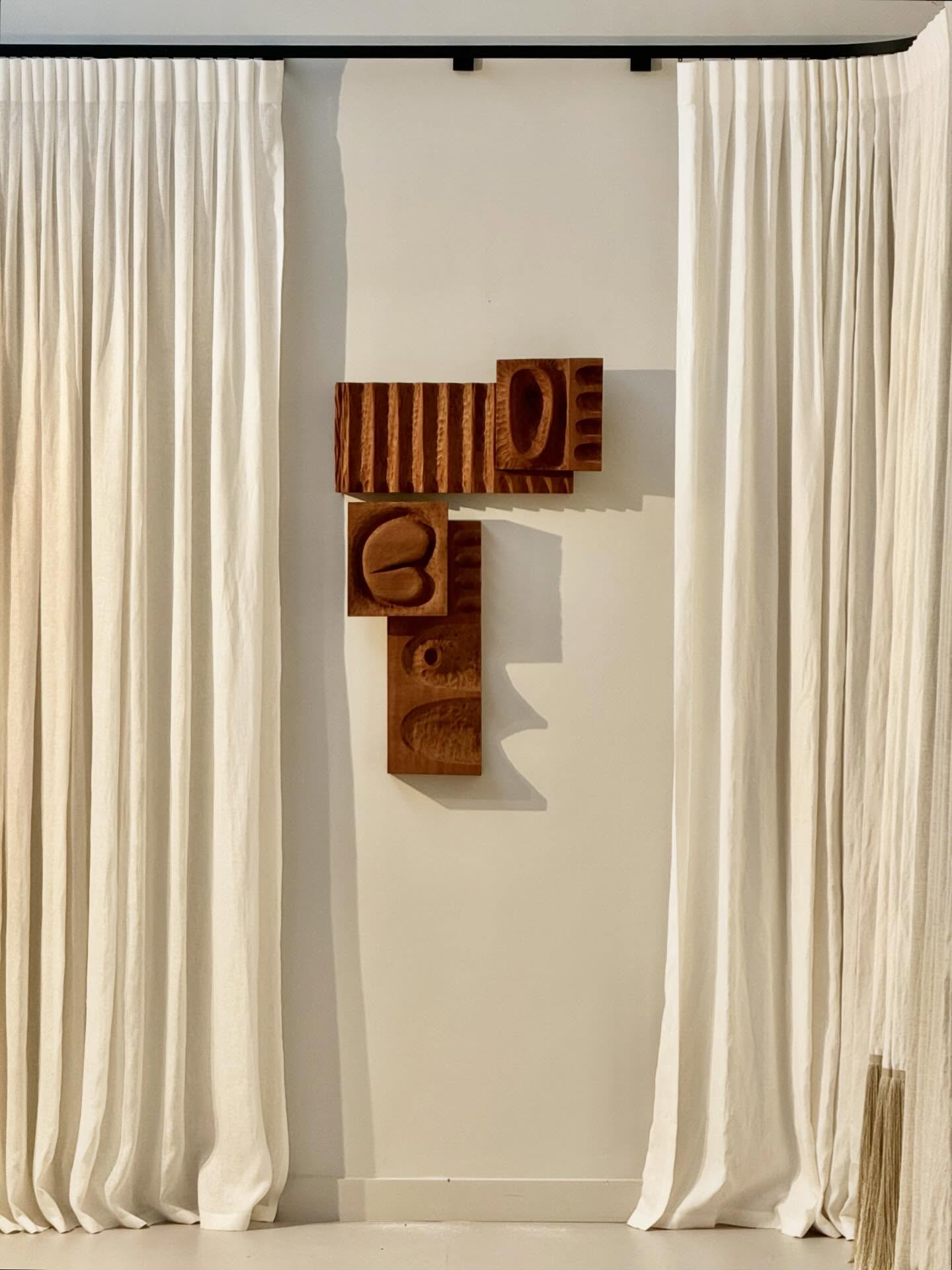 Where textures meet light and silence holds its breath, the works of Penelope Deltour and Studio Hermano converse in the soulful ateliers of Verilin, brought together in collaboration with DEMAIN Art.

📅 Friday, November 28 – Sunday, November 30
⏰ 11 AM – 6 PM
📍 Verilin, Watermolenwal 32, 8051 Heule