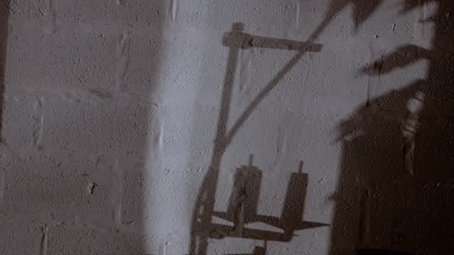 Part 2
We are happy to take you inside our atelier, where after the weaving process everything is finished by our team.
The fabrics are cut to size, finished, and carefully inspected. We proudly show how we create Belgian craftsmanship from beginning to end a distinction we value greatly and are proud to carry.

We are happy to help you continue your linen story.
Contact: ilse@verilin.be
📷 @chantalarnts