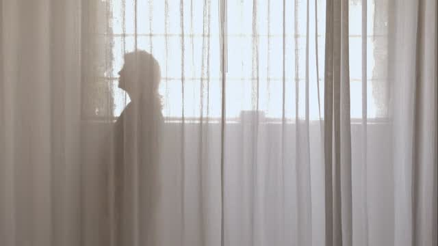 Our Linen Stories always start with your Story…

We love to meet our clients and hear about their projects…
In our showroom we listen to you, show and create unique possibilities to translate your wishes and atmosphere into beautiful linen stories…

While visiting our showroom we show you our weaving looms and Ateliers, where the magic happens.

Table linen, bed linen and the complete curtain service… We love to work with 100% natural fabrics such as a variety of linens… but always look for the best fit for your project…
Wooden, roller or roman blinds, manual or electric we have endless options…

Get in touch with ilse@verilin.be to fix your appointment 7/7.