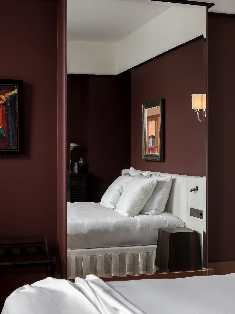 A sophisticated project brought to life for @restaurantcolette ** by @thijs_vervloet

Featuring bespoke bed, table, and bath linens with a touch of parisian boutique hotel flair. The bedskirts give the room an extra refined dimension.

Custom window decorations adorn the suites and  restaurant by @verilinbelgium

A wonderful collaboration with @grain_designoffice. 
Captured by @cafeine.