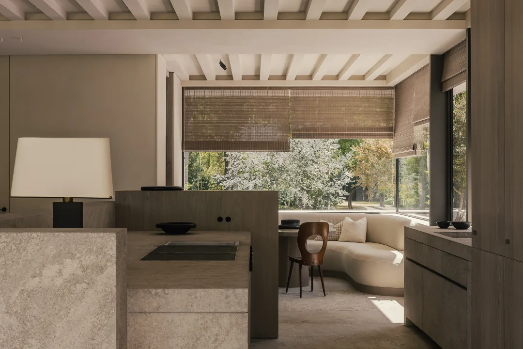 Woodweaves and many more...

Next to our beautiful custom-made curtains Verilin also provides the complete window decoration service... wooden blinds, roller or roman blinds... 

Special rail systems, manual or electrical, we always search for the best solution for your project 🤍

From A to Z, from measuring till final installation by our team of crafstmen.

Visit our showroom to discover all the options to dress your home, offices or hospitality project...

👉🏻 contact ilse@verilin.be 

Featured project VDC House
By @simondeburbure

Picture by @cafeine 
Interior by @de.coene