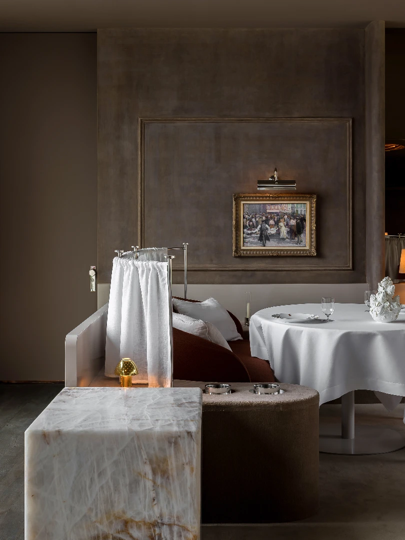 @restaurantcolette - @thijs_vervloet **

A luxurious fine dining experience with meticulous attention to detail...

Verilin created bespoke window decorations and linens for the restaurant and suites.

From concept to completion, we brought the creativity and vision to life with custom-made table, bed and bath linen...

Interior by @grain_designoffice 
Picture by @cafeine