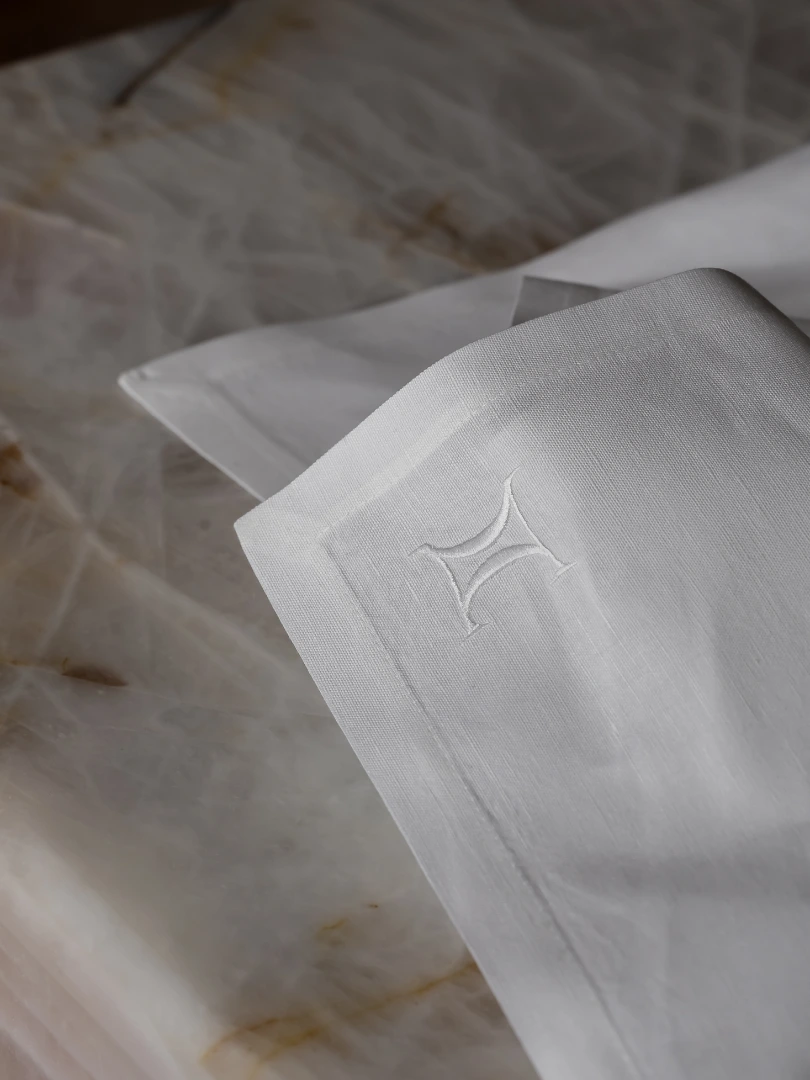 Details...

@restaurantcolette - @thijs_vervloet **

When craftmanship meets craftmanship ♡

Refined simplicity with tone on tone embroidery. 
High-quality table linen and napkins dressed to enhance the fine dining experience. 

A complete project with personalized table, bed and bath linen and the complete window decoration service...

Contact Ilse@verilin.be to create your story together.

Interior by @grain_designoffice 
Photography by @cafeine