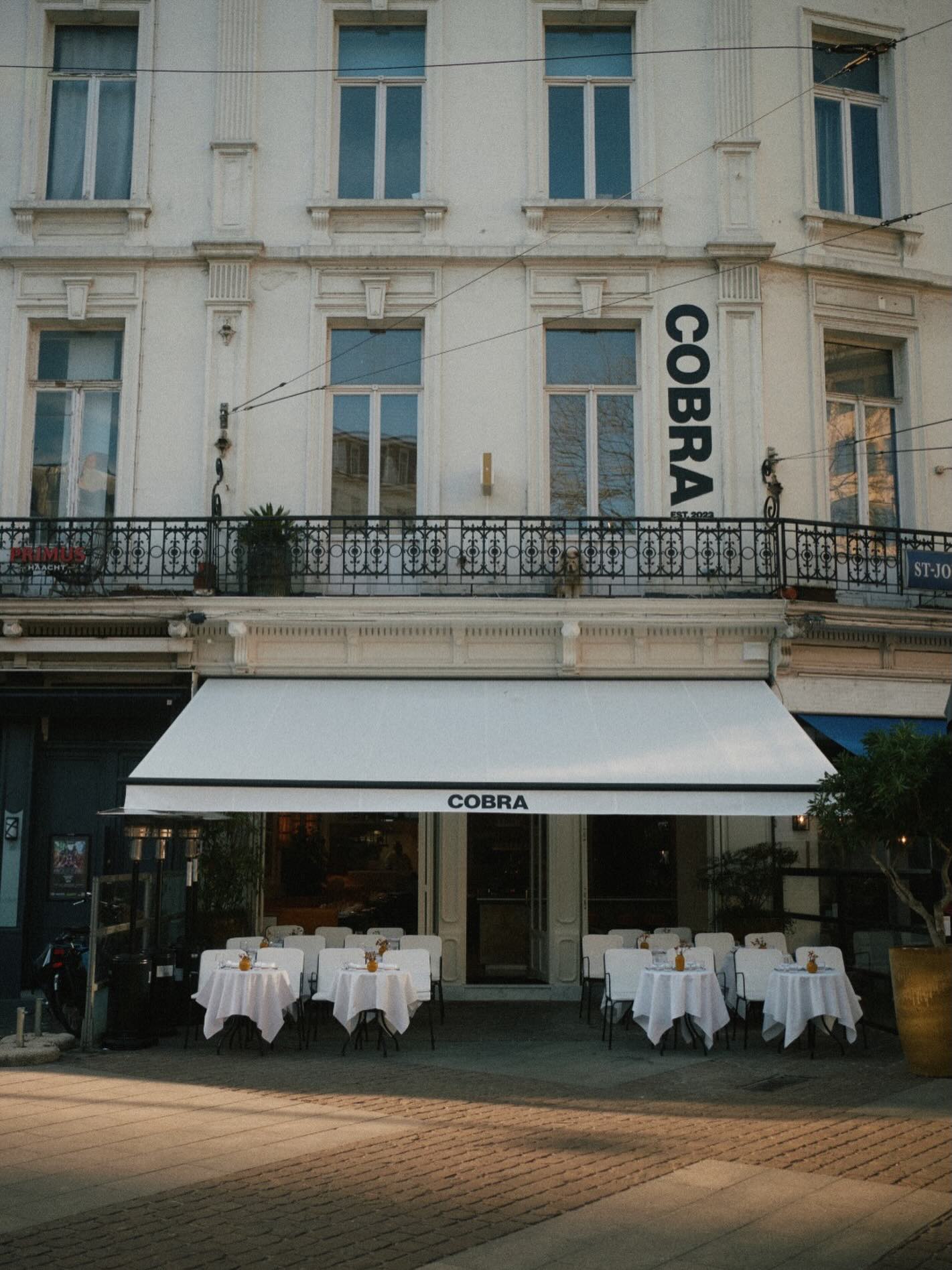 Voorzie je terraslinnen tijdig!
Het warme, zonnige weer is eindelijk in het land…

En wat is er heerlijker dan genieten van lekker eten, een goed glas wijn en fijn gezelschap op een prachtig gedekte terras?

Denk dus op tijd aan je linnen!
Neem contact op om extra linnen te bestellen, je huidige linnen op te frissen,
of om een afspraak te maken om jouw unieke terrace linen story samen te creëren.

Ilse@verilin.be of +32 476 27 88 43