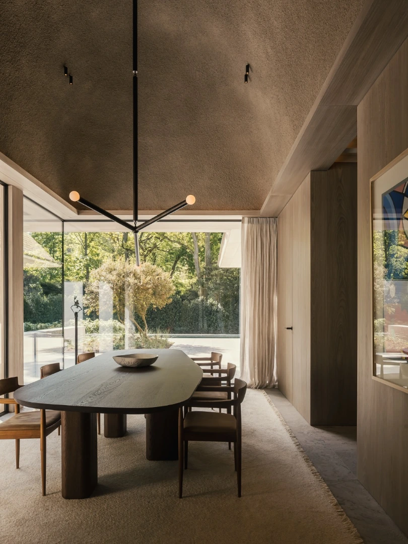 VC House by @simondeburbure 

Verilin dressed this contemporary home with custom window decoration. 

The curtains are timeless, textured, stonewash linens woven and finished in our ateliers. The wooden blinds and woodweaves create a refined mix of materials...

From A to Z, from measuring till installation performed by our team of cratsmen with great eye for detail.

Photography by @cafeine

Craftmanship by @de.coene
Coordination by @wbuild.be 
Stone by @potierstone.be