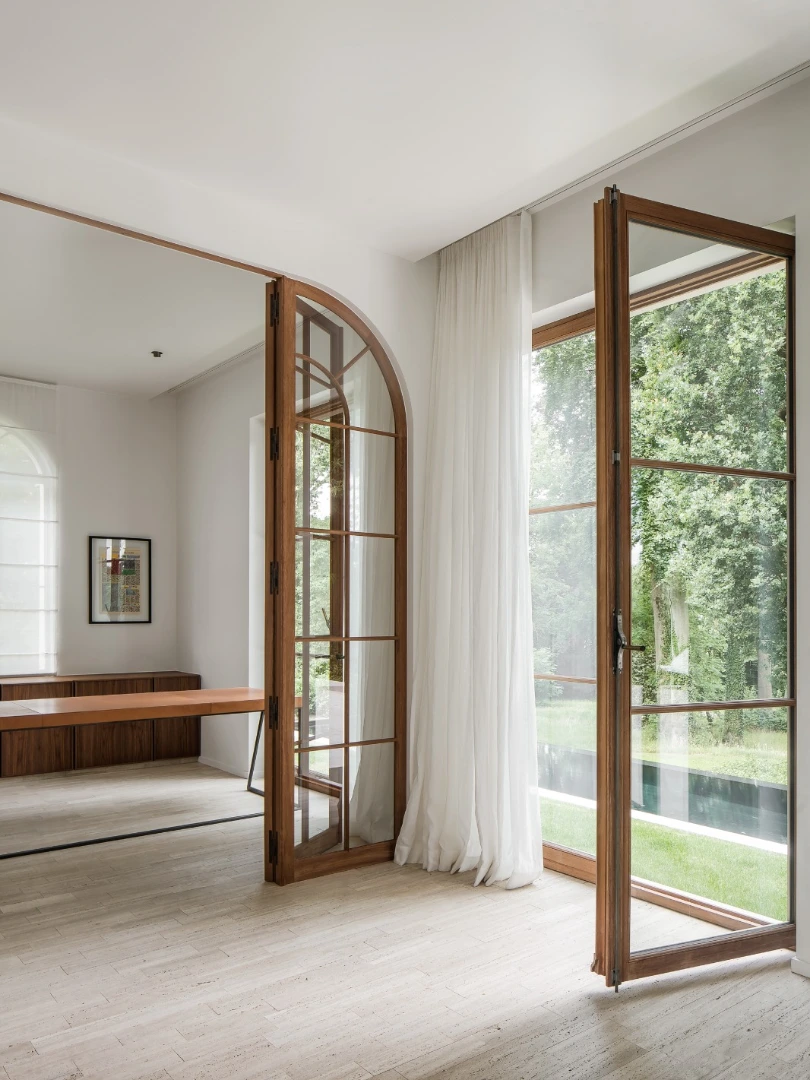 Spring vibes ☀️🌼

Project @fierens__ dressed with timeless 100% linen curtains and window decoration.

The home has beautiful authentic elements, our textured linen creates a perfect harmony with the interior and natural materials.

From A to Z, Verilin handled the full installation and guidance through the building and design process.

Get in touch to visit our showroom or to fix your appointment. 
 👉🏻 Contact ilse@verilin.be 

Project by @fierens__ 
Photography by @cafeine