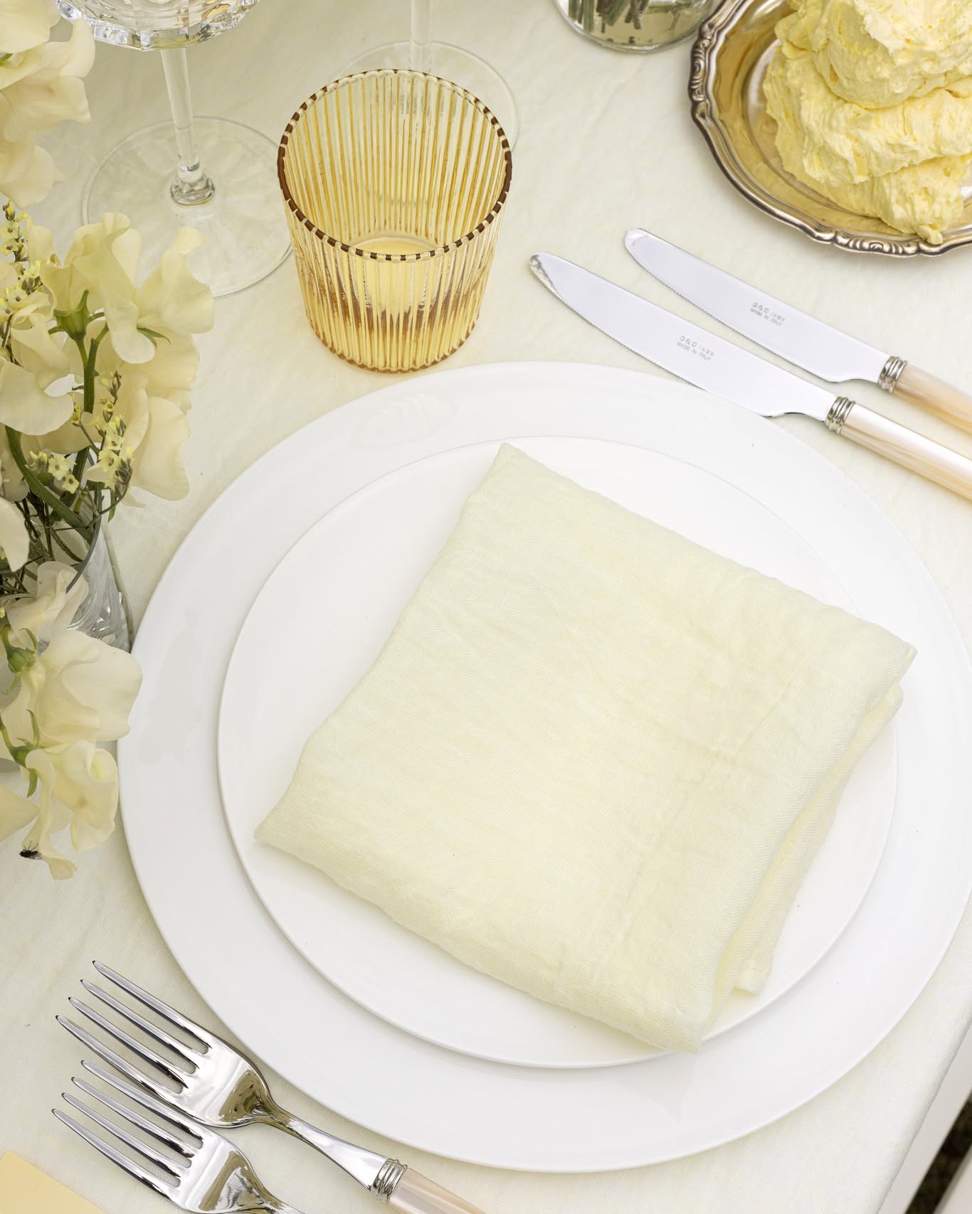 Details of our gradient Summer Table...

A elegant blend of  off-white and butteryellow linen, a setting created in collaboration with@meet.marcel.

We love crafting tailor-made linen for intimate gatherings, outdoor celebrations, and memorable moments shared around the table with the people you love.

Designed, woven, and made in our ateliers in Belgium, each piece combines natural texture, refined simplicity, and timeless elegance.

For your home, hospitality project, or special event, let's create something exceptional together.

For more information or to schedule an appointment, please contact ilse@verilin.be.

Photography by @annick_vernimmen_photography