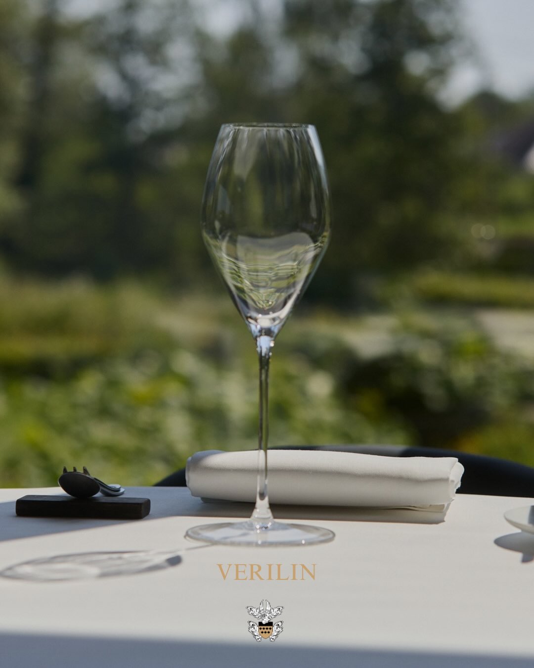 Verilin, c’est le savoir-faire, la qualité et le souci du détail.

Depuis des années, leurs nappes et serviettes habillent les tables du Le Vieux Château avec élégance et raffinement. Un partenaire de confiance qui partage notre exigence d’excellence.

✨ Une collaboration dont nous sommes fiers.

Verilin staat voor kwaliteit, vakmanschap en oog voor detail.

Al jaren zorgen zij ervoor dat onze tafelnappen en servetten perfect aansluiten bij de uitstraling van Le Vieux Château. Een partner die elegantie en duurzaamheid moeiteloos weet te combineren.

✨ Een samenwerking waar we trots op zijn.

📷 : @ondernemers_vlaanderen