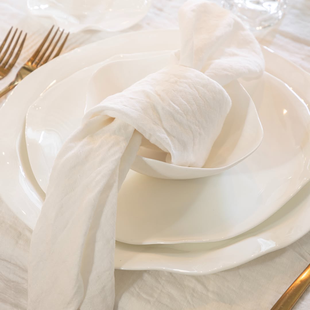 Layers of tailor made-linen balanced with soft candlelight... thoughtfully curated table settings designed for memorable gatherings...

In collaboration with @meet.marcel

Personalized, woven and crafted in our Verilin ateliers to bring people together...

Get in touch for more information or to dress your table or party with beautiful linen.

Contact ilse@verilin.be